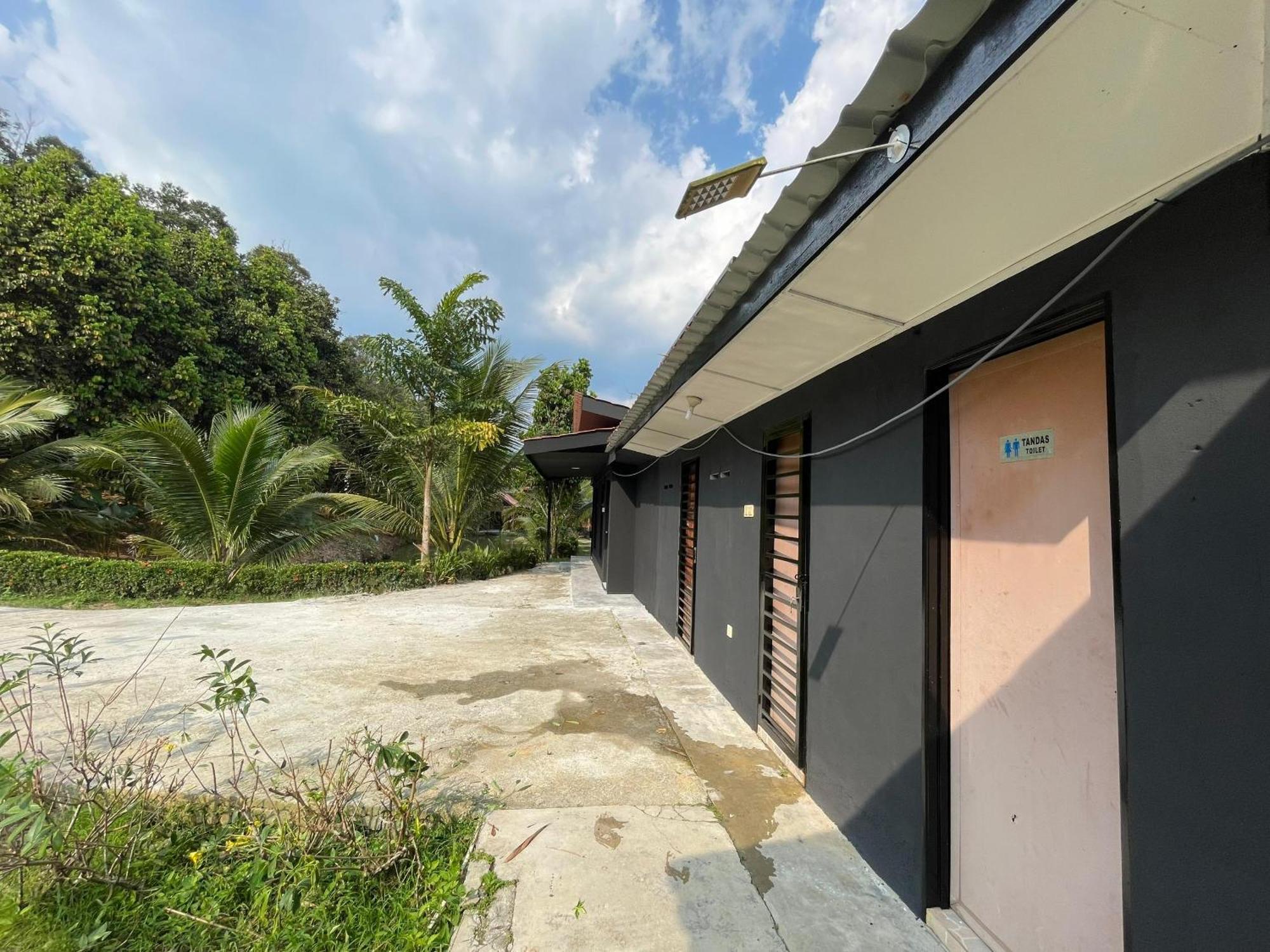 Dr Dusun Hotell Hulu Langat Eksteriør bilde